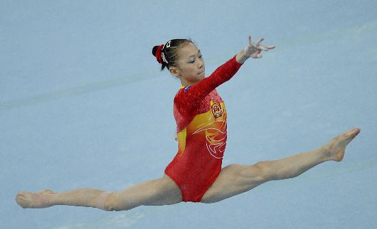 奥运冠军杨伊琳携手“能量中国”倡导雷锋精神