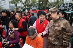 11月20日南京东路民兵连为民服务有了“升级版”