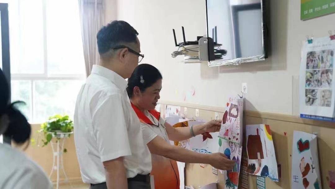 上海现代服务业联合会医专委“沪滇同康”捐赠在蒙自人民医院举行