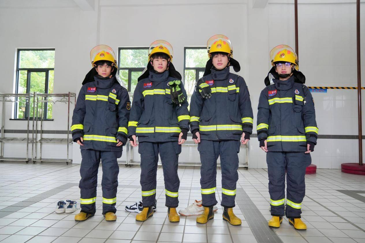 广州TTG战队应邀赴上海市金山区消防部门学习消防安全知识