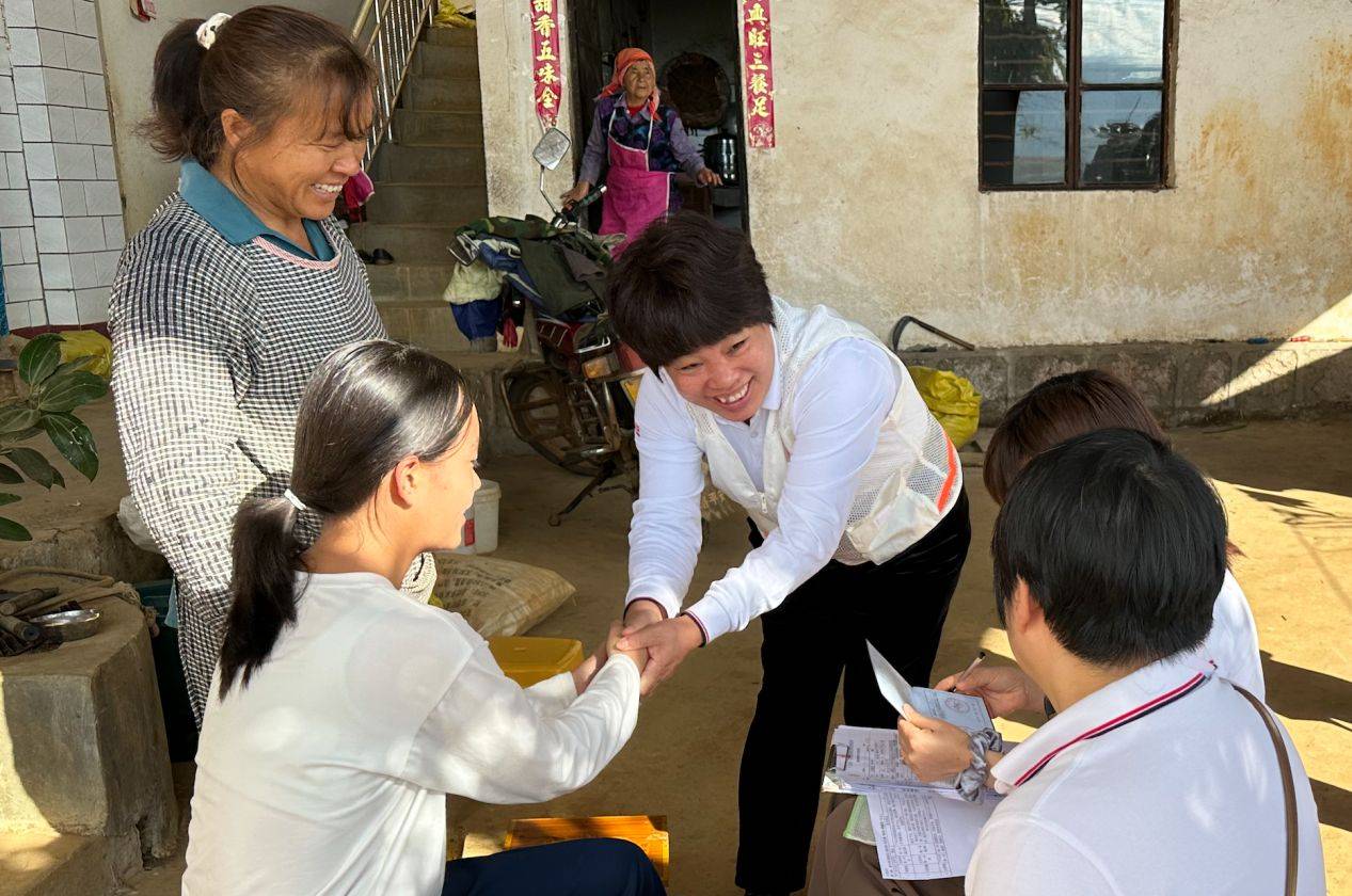 一心基金会第四服务队深入走访开远市、泸西县等地困难学子