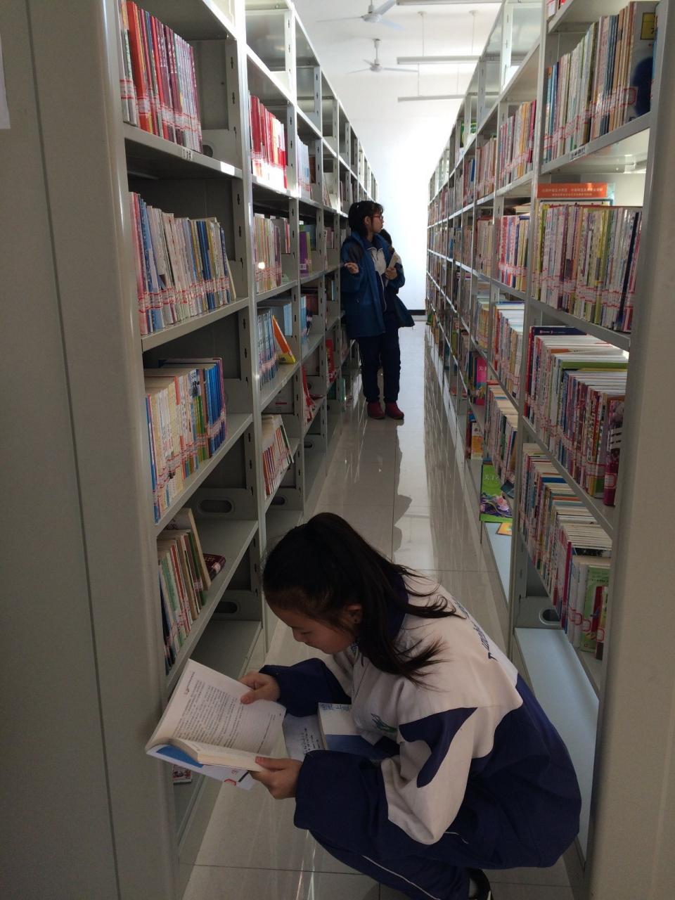 八哥书屋落地新疆改善农牧民子女教育